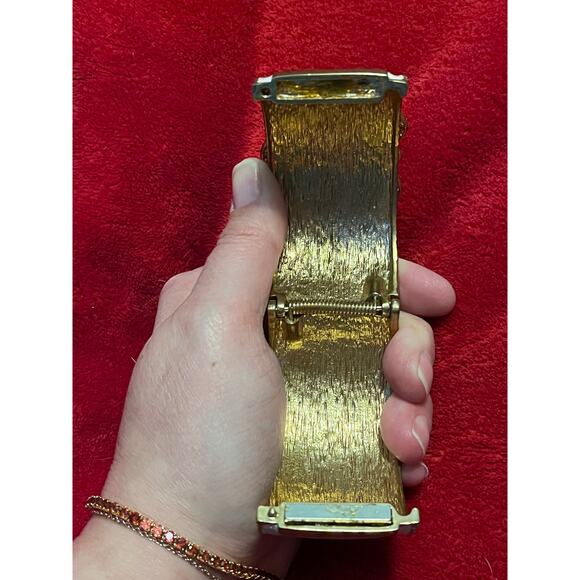 Vintage enamel and filigree hinged cuff bracelet - Picture 3 of 5